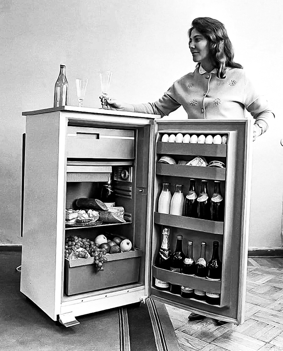 Как Советские девушки, с помощью рекламы эротического холодильника, заманивали мужчин на групповой секс и ротацию