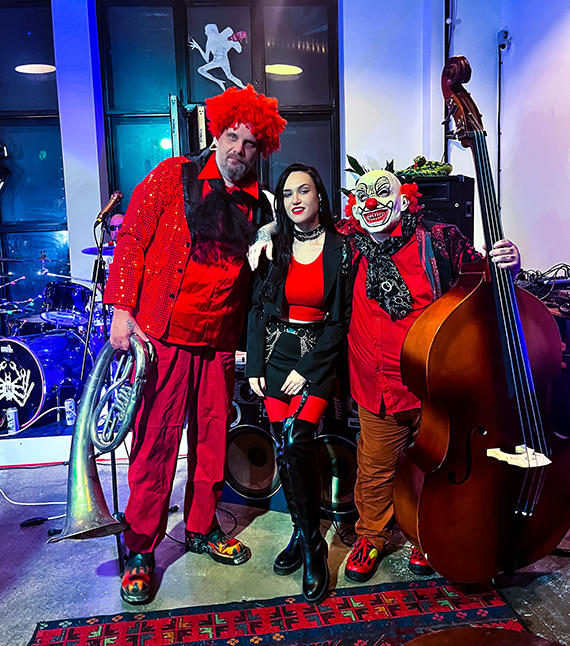 Ацкие Клоуны пытались отпилить бошки - ночной толпе цунароф