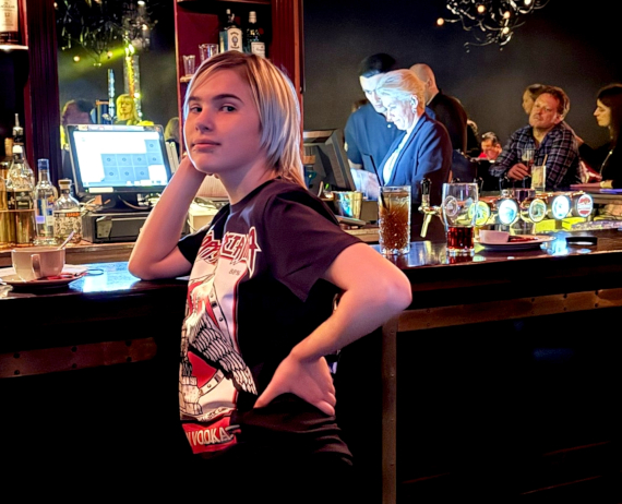 Папа «ПАУК» и лампочка дочка «КРАСНУШКА». КОРРОЗИЯ МЕТАЛЛА - «RUSSIAN VODKA 25»