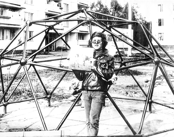 29 октября 1982г, в «День Комсомола» - ПАУКа арестовали в ГУМе