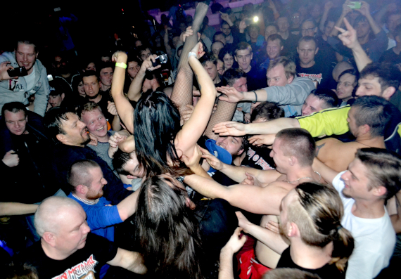 Гонорар за концерт и сьёмки-33 000руб. Вакансии в SEX SHOW