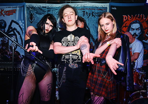 Хеппи Бёздэй - КАТЯ &laquo;Кити Кэт&raquo; 18 + и точка