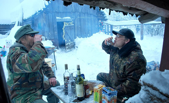 Когда Сатанисты из Зондр команды МэЧС Новосибирска - травят и валят коров, мы заводим бедную овечку и угарных коз