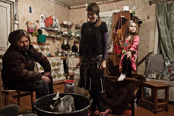 Когда Сатанисты из Зондр команды МэЧС Новосибирска - травят и валят коров, мы заводим бедную овечку и угарных коз