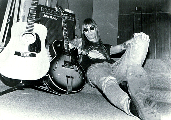 01 января 1992года. Запись альбома КОРРОЗИЯ МЕТАЛЛА &laquo;САДИЗМ&raquo;, начался с ацкого погрома ларьков кооператоров